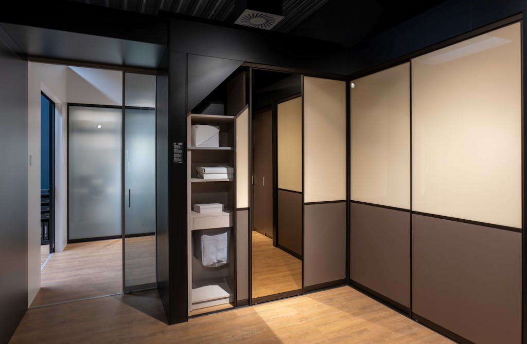 Kleiderschrank